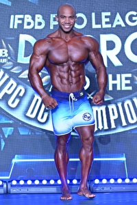 IFBB Pro Victor Ramirez